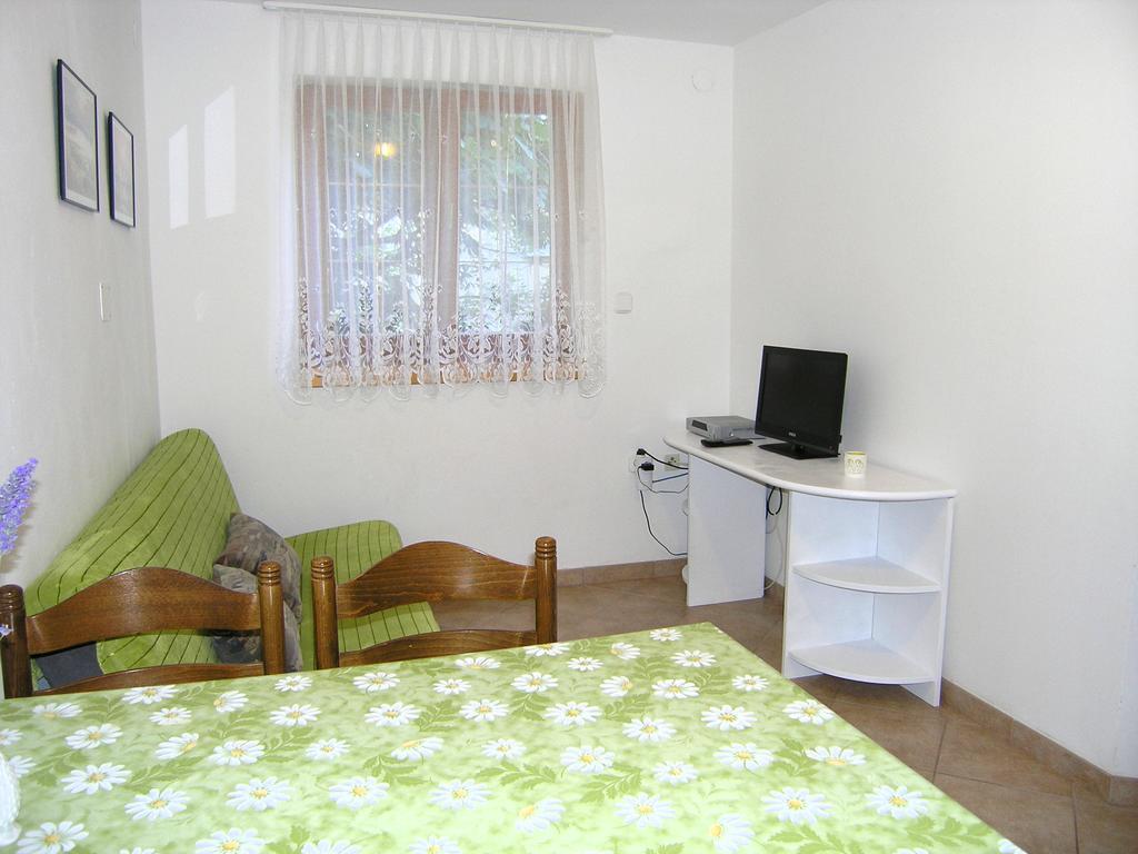 Apartmani Dolencic Krk Town Eksteriør billede