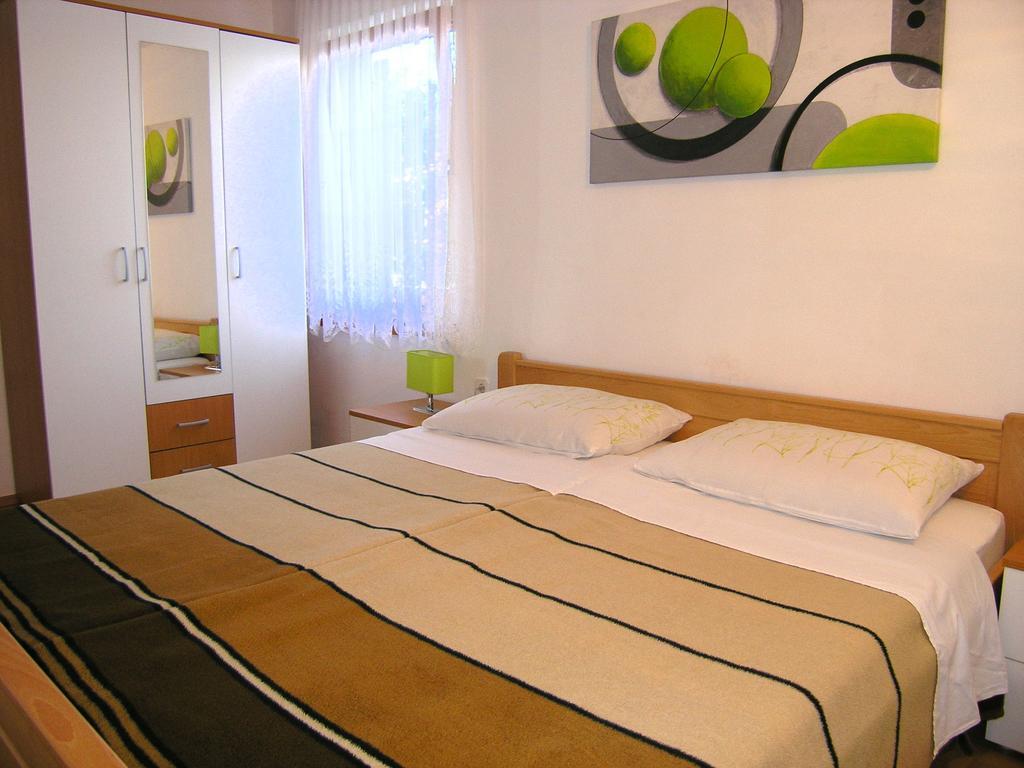 Apartmani Dolencic Krk Town Eksteriør billede