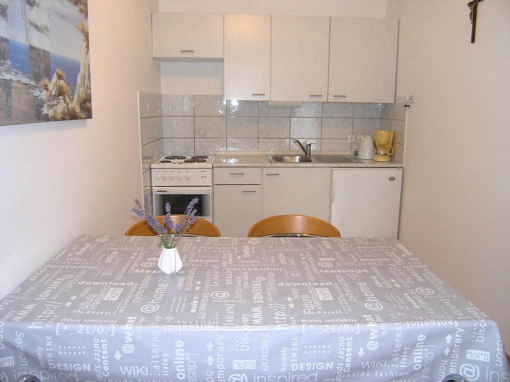 Apartmani Dolencic Krk Town Eksteriør billede